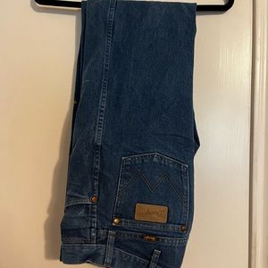 Men’s Bootcut Wrangler Jeans